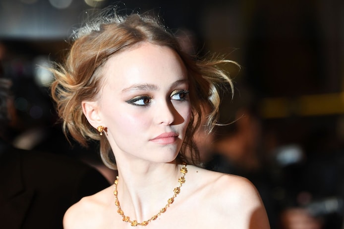 Dochter Lily Rose springt in de bres voor Johnny Depp | Show | AD.nl