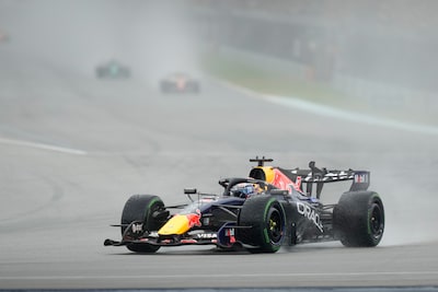 Verstappen over chaotische start in Maleisië: ‘Dit wil je niet voor de sport, hopelijk leren we hier een les van’