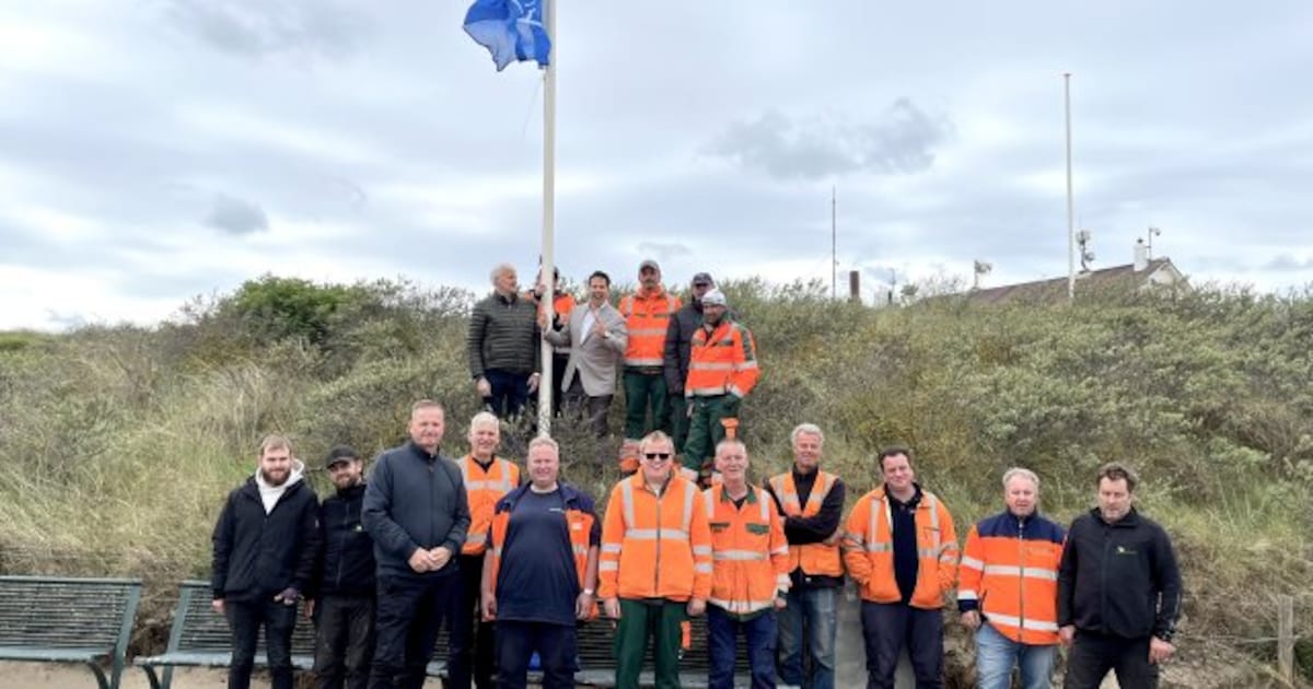 Blauwe Vlag wappert weer bij Wassenaarse strand