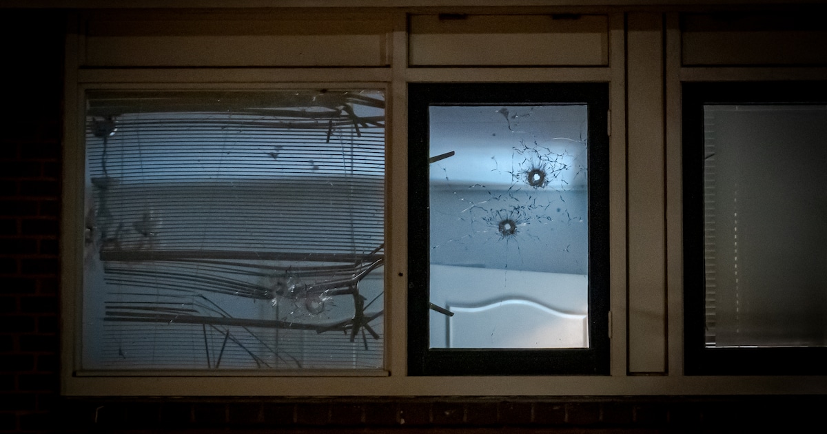 Buren boos en bang dat woning weer open mag, nadat er tien kogels werden afgevuurd met machinegeweer