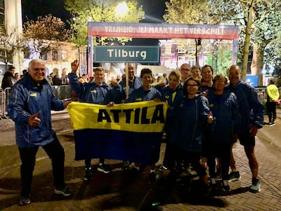 LIVE | Tilburgse lopers halen vannacht bevrijdingsvuur op in Wageningen en rennen ermee naar huis