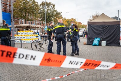 Zwaargewonde bij steekpartij op markt Afrikaanderplein in Rotterdam