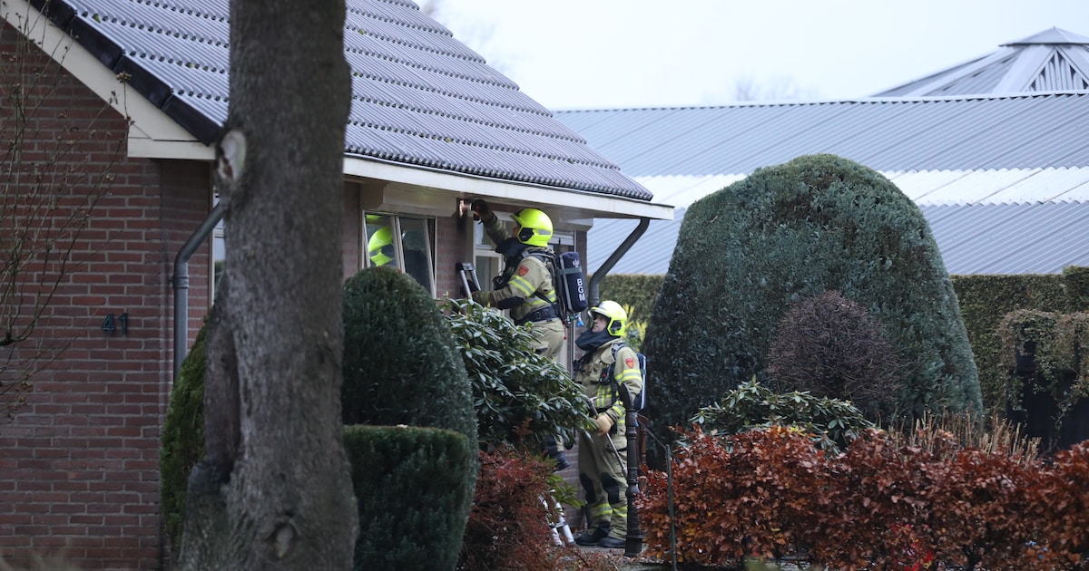 Brand in woning op boerenerf in Ede, een persoon gewond