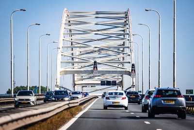 Rijkswaterstaat wist in 2020 al dat Merwedebrug verzwakt was, blijkt uit vertrouwelijk document