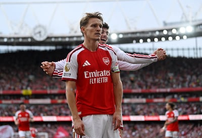 Ødegaard zet Arsenal kort na rust op voorsprong tegen Chelsea