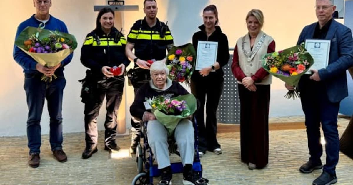 Petra en Werner uit Sneek onderscheiden na redden van vrouw in scootmobiel