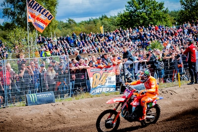 Jeffrey Herlings zet flinke stap op weg naar de wereldtitel