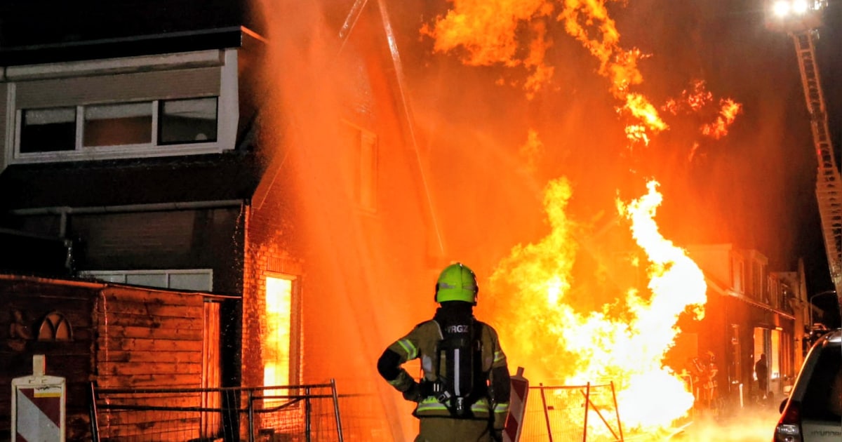 Gaslek zorgt voor brand aan Verlengde Middelweg in Asperen: 40 huizen ontruimd, brand onder controle