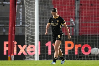 Oranje-international Casparij ongelukkig van start in Champions League met curieus eigen doelpunt