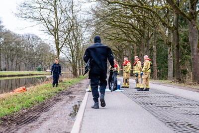 Overleden persoon aangetroffen in het water in Middelbeers: politie sluit misdrijf uit