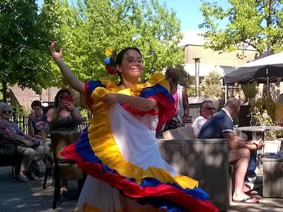 Tango, salsa en zumba: in dit Hengelose park mag iedereen de dansvloer op