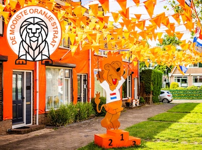 Oranjestraten uit Nieuwegein, Vlaardingen, Delft en Zwijndrecht strijden om plek in halve finale