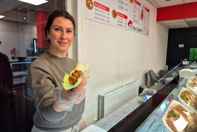 Mehtap begint çigköfte-zaak in Enschede: 'Mijn zoon gaf me het laatste zetje'