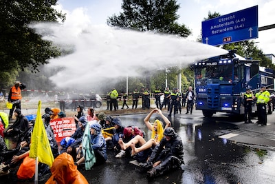 LIVE 2026 Municipal Elections | Extinction Rebellion responds to Hart voor Den Haag threats, losses for GroenLinks-PvdA, SP and CU