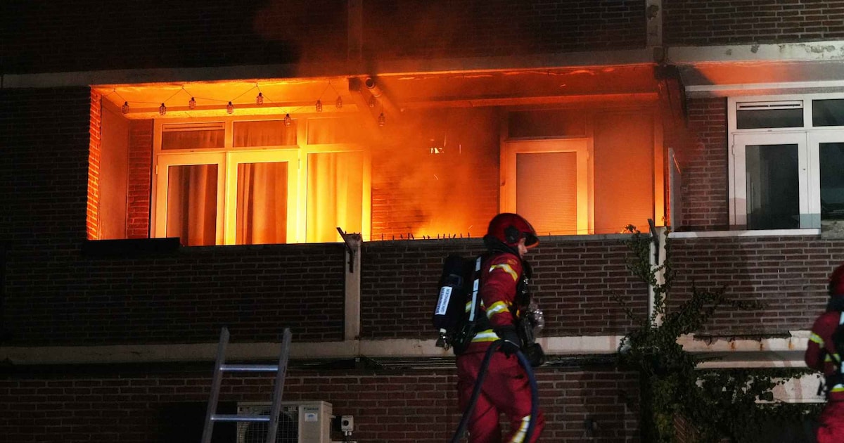 Flinke vlammen bij balkonbrandje op Overwinningsplein in Groningen