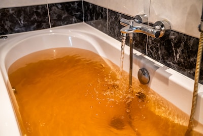 Urenlang geen of bruin water uit de kraan door storing in deel van Woensel-Noord in Eindhoven
