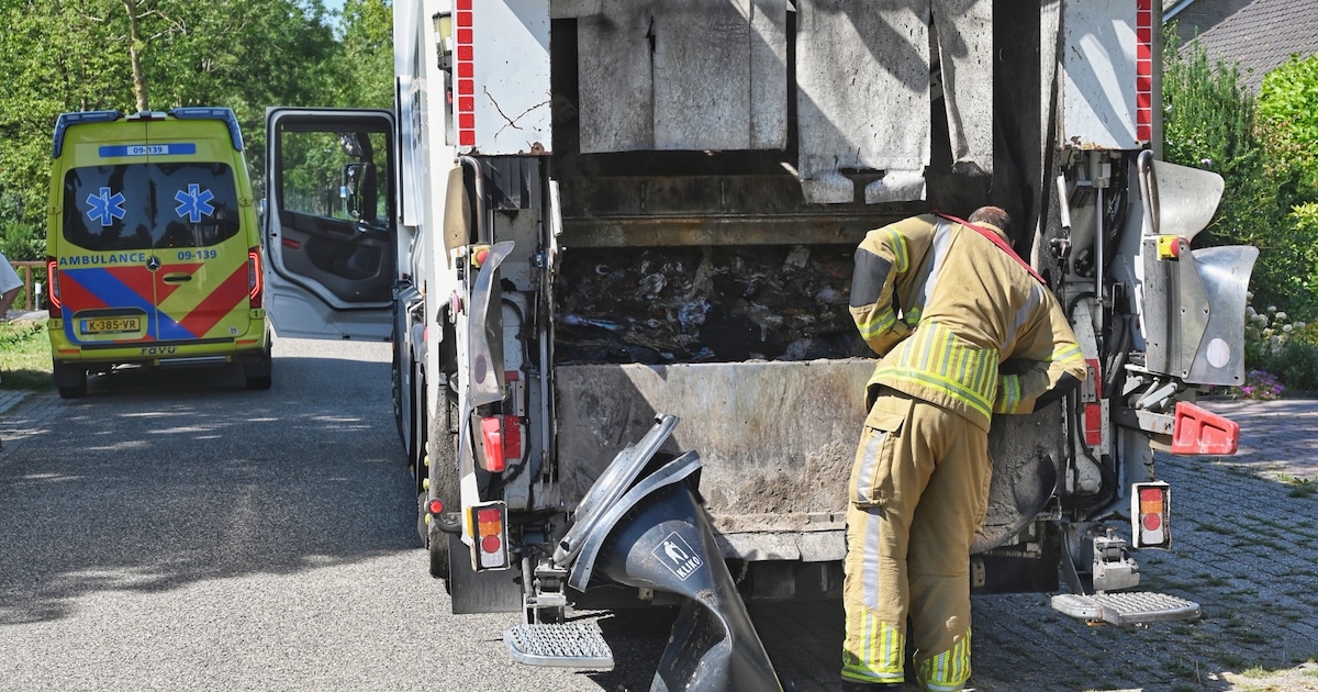 Lader vuilniswagen gewond tijdens dienst in Tull en ‘t Waal