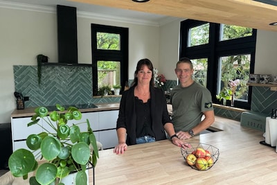 Binnenkijken bij Monique: 'Die lege kast staat er voor de sier'