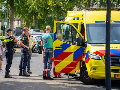 Vrouw raakt gewond als echtgenoot haar over het hoofd ziet bij achteruitrijden in Oss