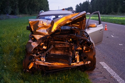 Botsing tussen auto en trekker op N305 bij Dronten