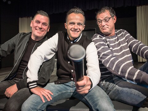 Van Hoeksche Waard naar humor hub: Dennis, Rutger en ‘Rotterdamse Glimlach’ brengen pret naar de polder