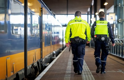 Man (20) maandenlang de cel in voor mishandeling van boa’s: ‘Wekenlang alleen babyvoeding kunnen eten’