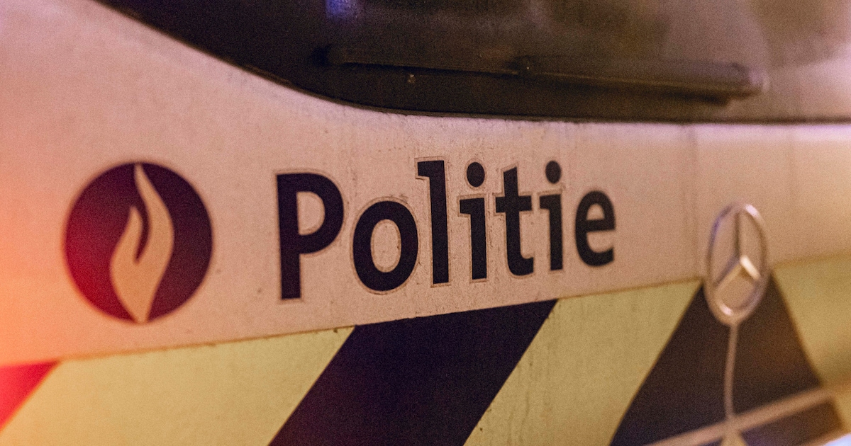 Auto en fietser botsen in Lommel