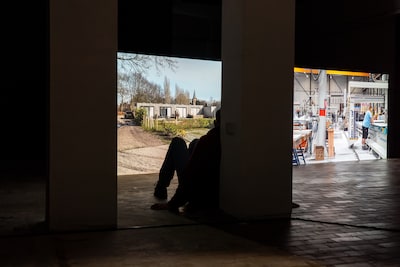 TIlburgse Mirte maakte video-installatie Flexscapes; over het verschil tussen een huis en een thuis