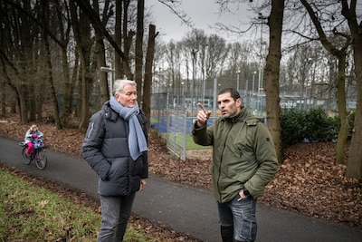 Nooit wilde Wijchen hoogbouw, nu kan het tot verbijstering van de buurt zelfs in het groen: ‘Het mee