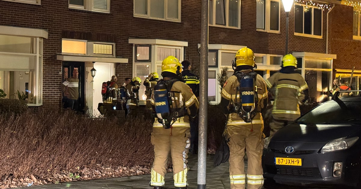 Rook komt uit meterkast van woning op Prins Willem-Alexandersingel in Den Helder