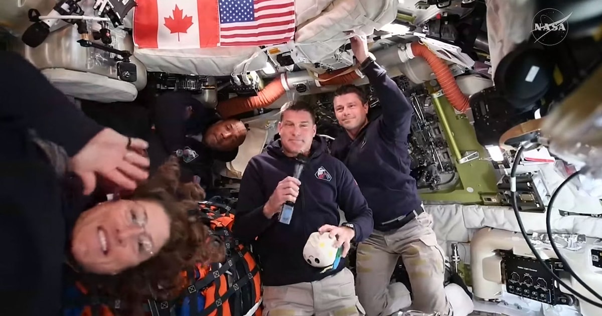 Ramen ruimtecapsule vuil doordat astronauten continu naar buiten turen ...