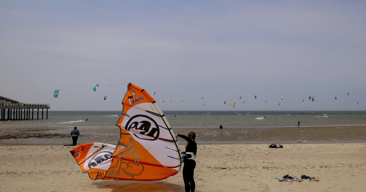 Lezers over oplossingen voor surfstrand in Ouddorp dat verdwijnt: ‘Zandmotor kan helpen’