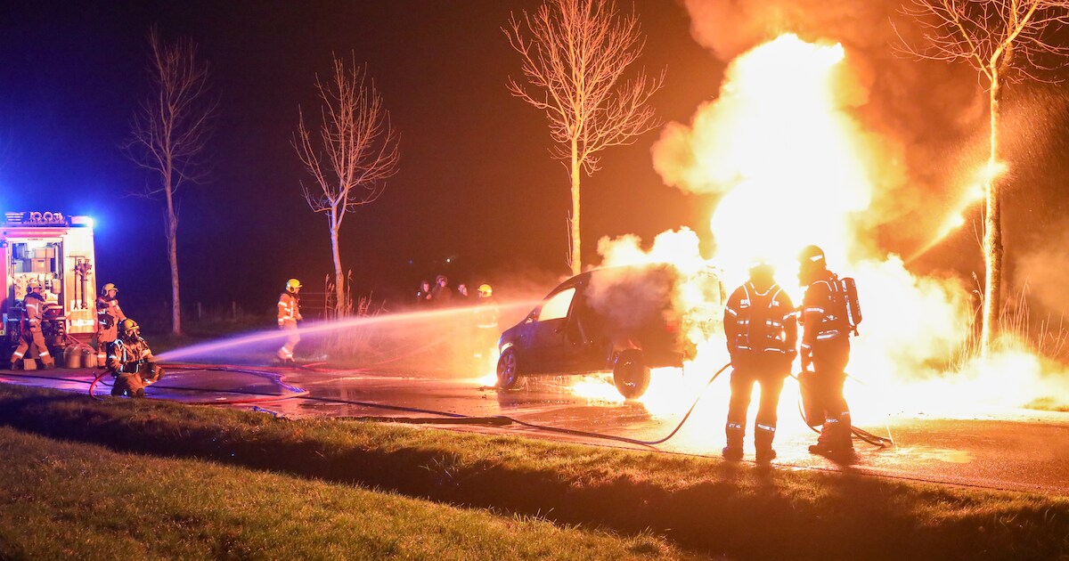 Voertuigbrand op Otterloseweg in Wekerom