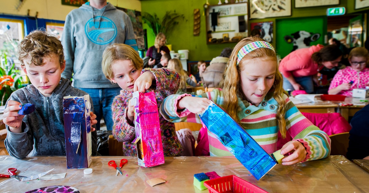 Roofvogelshow, rommelmarkt en dansworkshop bij boerderijfeest in Krimpen