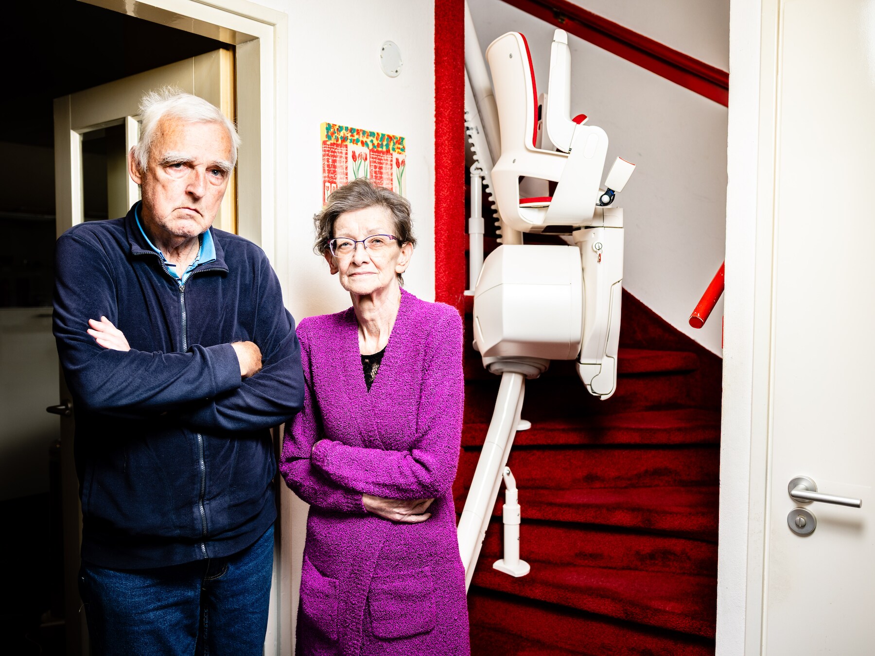 Geert ervaart problemen met de traplift: ‘Mijn vrouw kruipt nog steeds op handen en knieën naar boven’