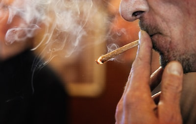 Sterkere wiet voor dezelfde euro, maar: ‘Je wordt niet beter high van meer THC’
