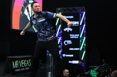 Luke Humphries gooit totaal onverwachte negendarter, Van Gerwen in actie tegen Duitser