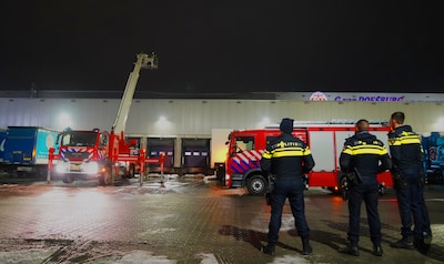 Dak transportbedrijf Zaltbommel zakt in door hevige sneeuwval