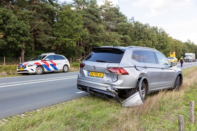 Kop-staartbotsing op N340 bij Dalfsen, file in beide richtingen