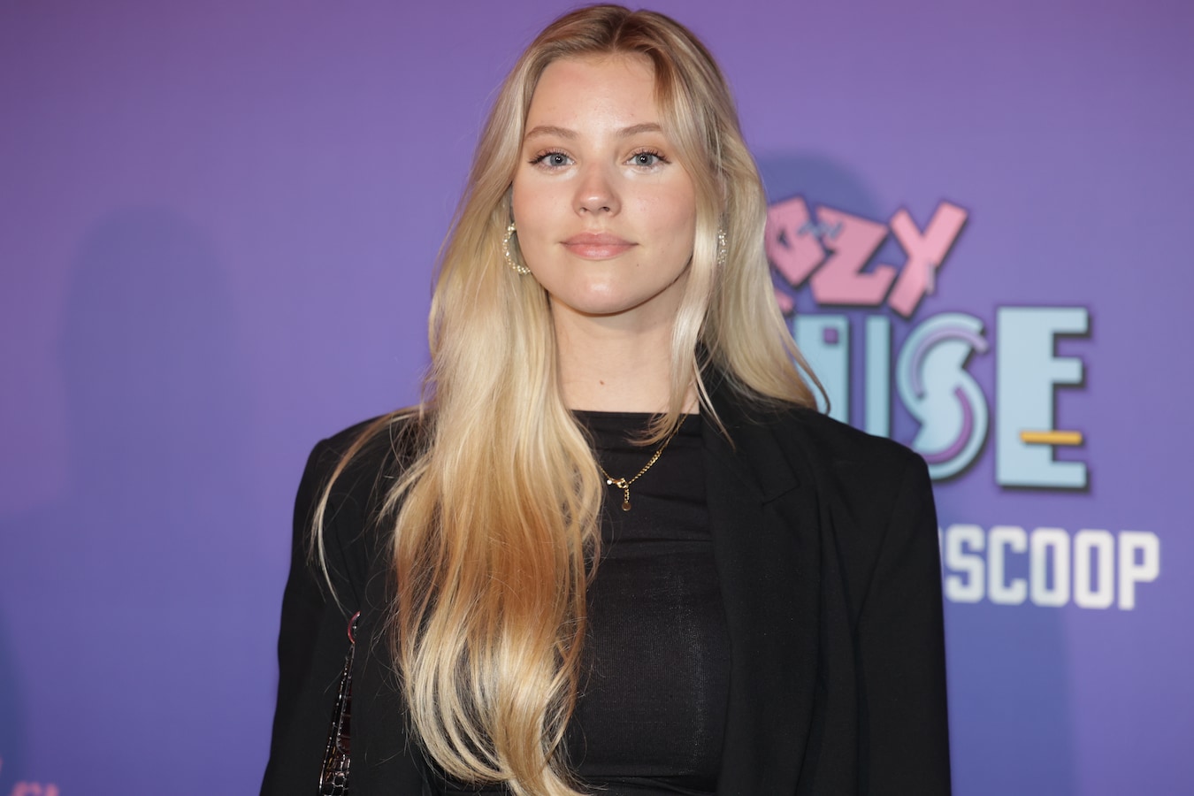 GTST-actrice Noa Jacobus geeft workshop in Castellum Alphen | Foto | AD.nl