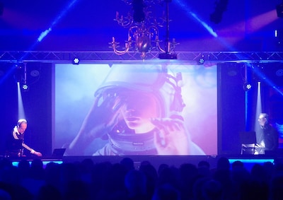 Spectaculaire muzikale licht- en lasershow door Culemborgse dj en producer Rick Snel