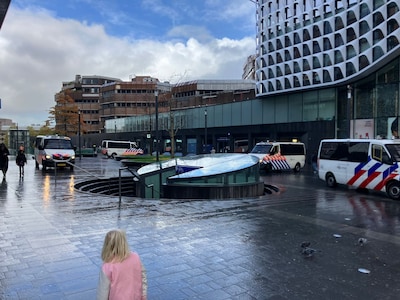 Politie massaal op de been in Utrecht, demonstratie tegen fascisme staat op punt te beginnen
