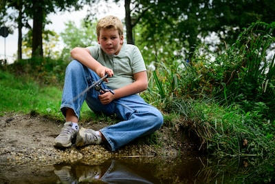 Pim (11) viste naar statiegeld en werd een internethit: ‘Straks heb ik thuis vijftig hengels staan’