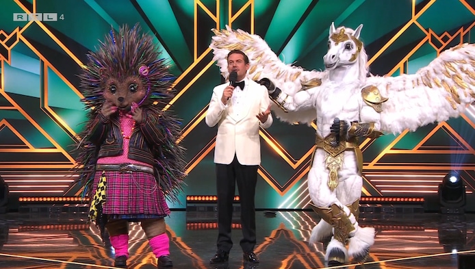 Panel snapt niets van onthulling winnaar The masked singer: 'Dit is niet  mogelijk!' | Show | AD.nl