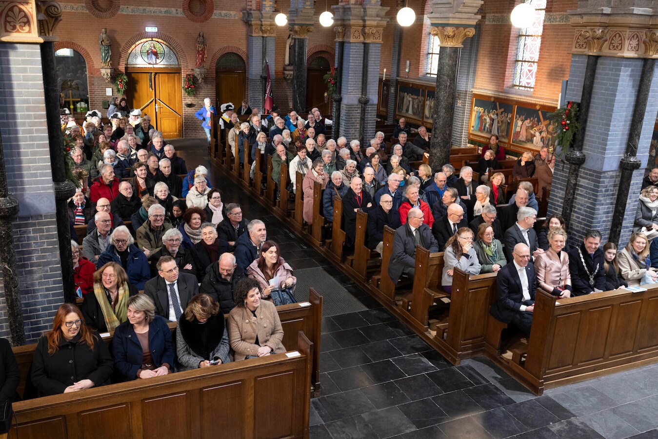 eindelijk-weer-een-volle-kerk-in-overasselt-het-is-belangrijk-dat-we