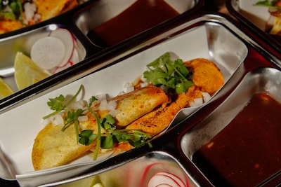 Verstopt in een voormalige isoleercel: deze nieuwe taqueria in Utrecht serveert échte birriataco’s