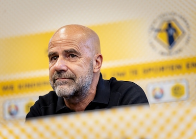 Peter Bosz blij met verzet tegen FIFA-plan en grapt over Oranje: ‘Vannacht naar Zeist gereden en uren onderhandeld’