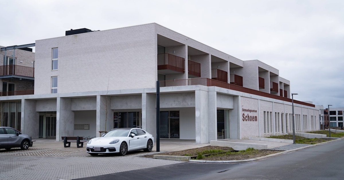 10 dagen trouwen in Schoem deze zomer door grote evenementen aan gemeentehuis Stabroek: “Niet ideaal