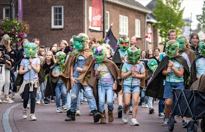 450 kinderen trekken door Heeze tijdens Kinderparade Brabantsedag