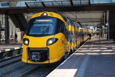 NS-medewerker controleert bedelaar en vindt knalroze mes in handtas